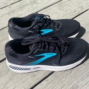 Brooks Ariel running shoes. Women’s 8. Worn once. Never run or walked in.